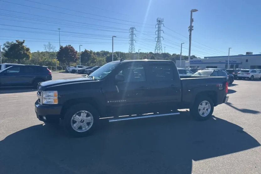 2009 Chevrolet Silverado 1500 Work Truck photo 1