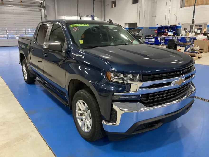 2022 Chevrolet Silverado 1500 LT photo 1