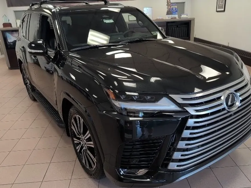 2025 Lexus LX 600 Luxury photo 1
