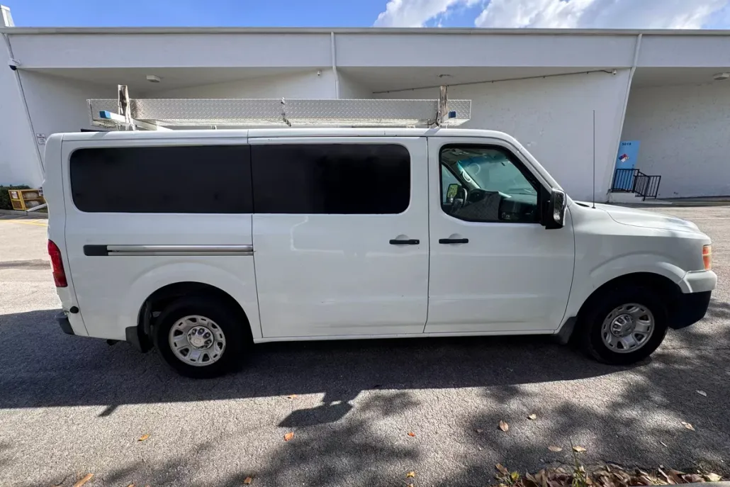 2016 Nissan NV2500 Cargo SV photo 1