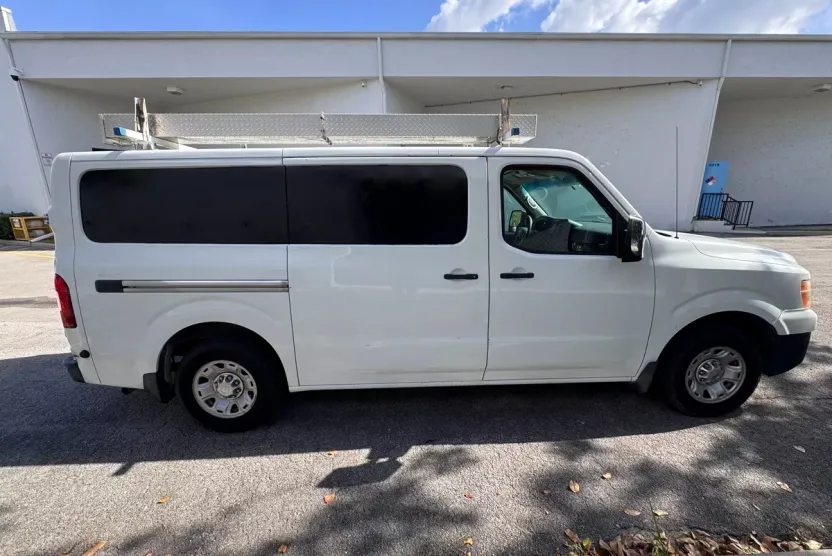 2016 Nissan NV2500 Cargo SV photo 1