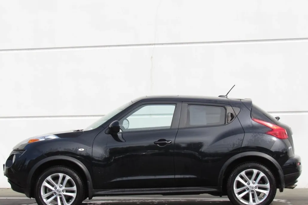 2013 Nissan Juke SV photo 1