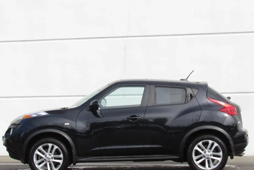 2013 Nissan Juke SV photo 1