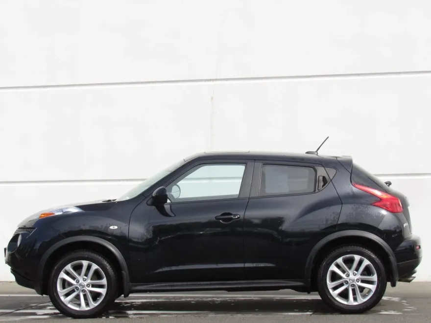2013 Nissan Juke SV photo 1
