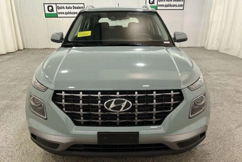 2026 Hyundai Venue SEL photo 1