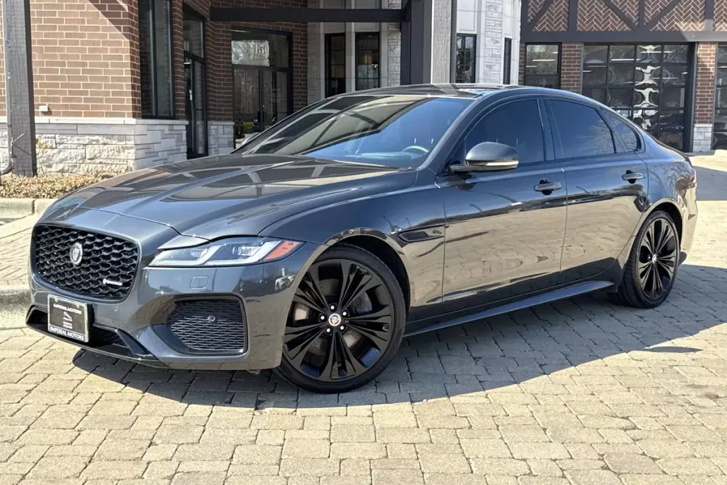 2022 Jaguar XF R-Dynamic SE photo 1