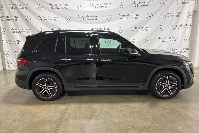 2024 Mercedes Benz EQB 300 4MATIC photo 1