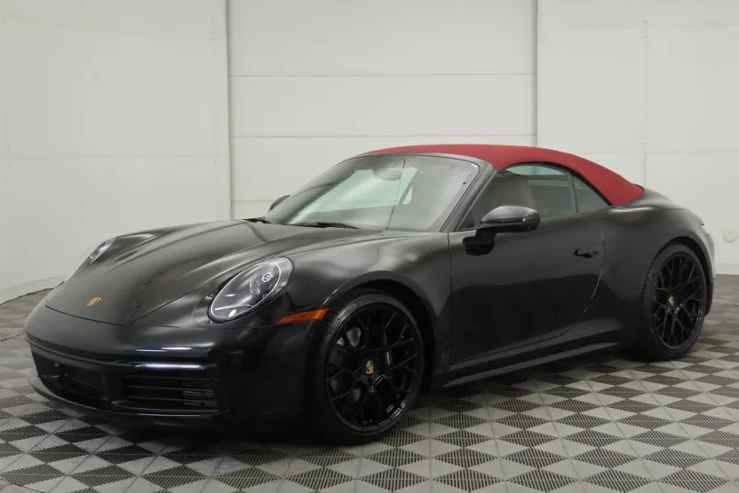 2022 Porsche 911 Cabriolet photo 1