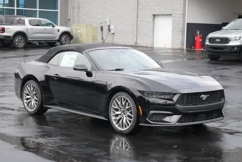 2025 Ford Mustang EcoBoost Premium photo 1