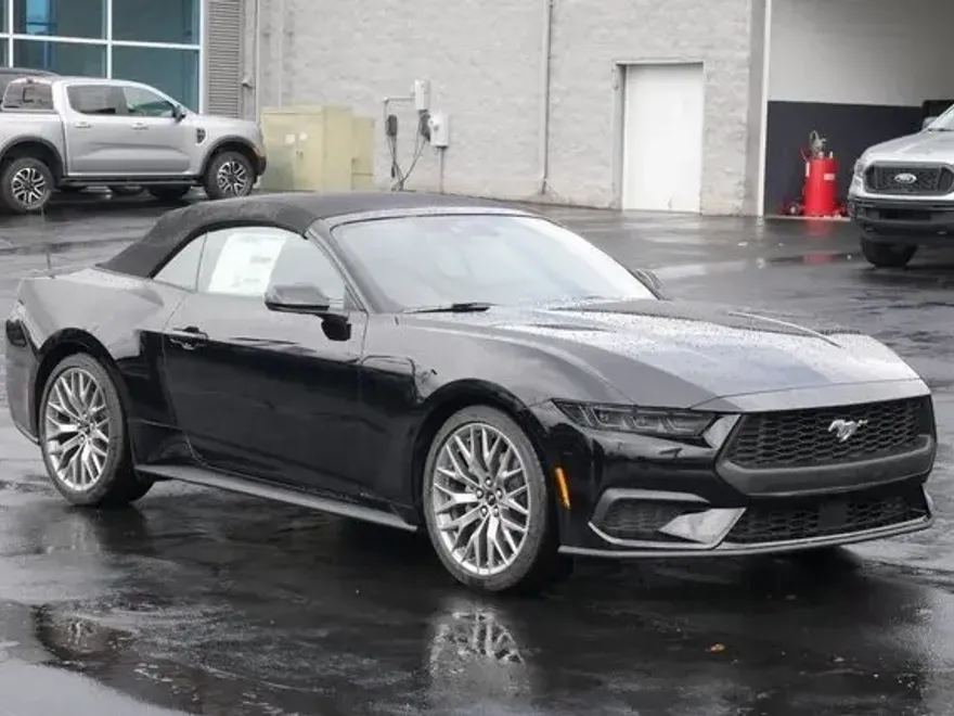 2025 Ford Mustang EcoBoost Premium photo 1