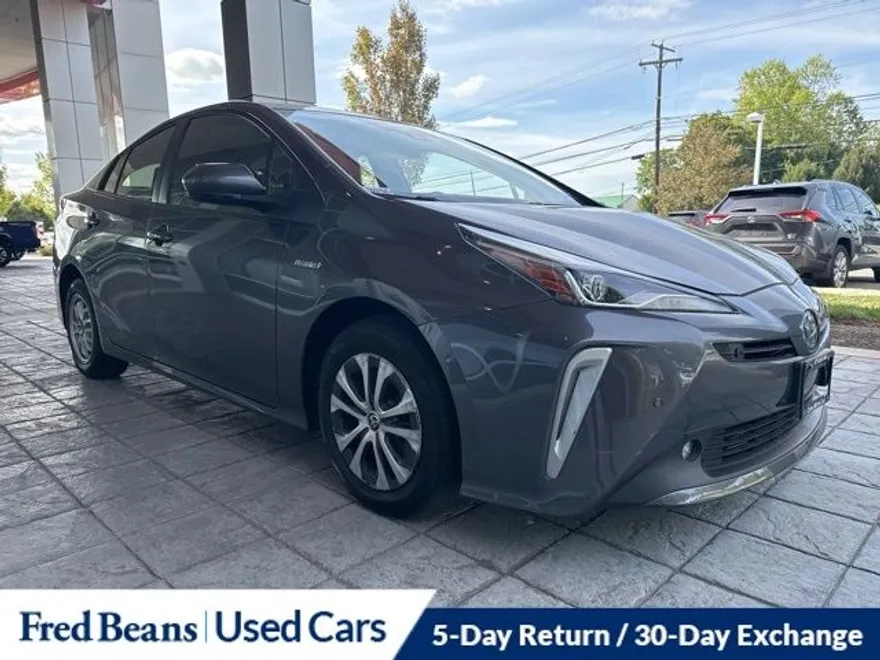 2022 Toyota Prius XLE AWD-e photo 1