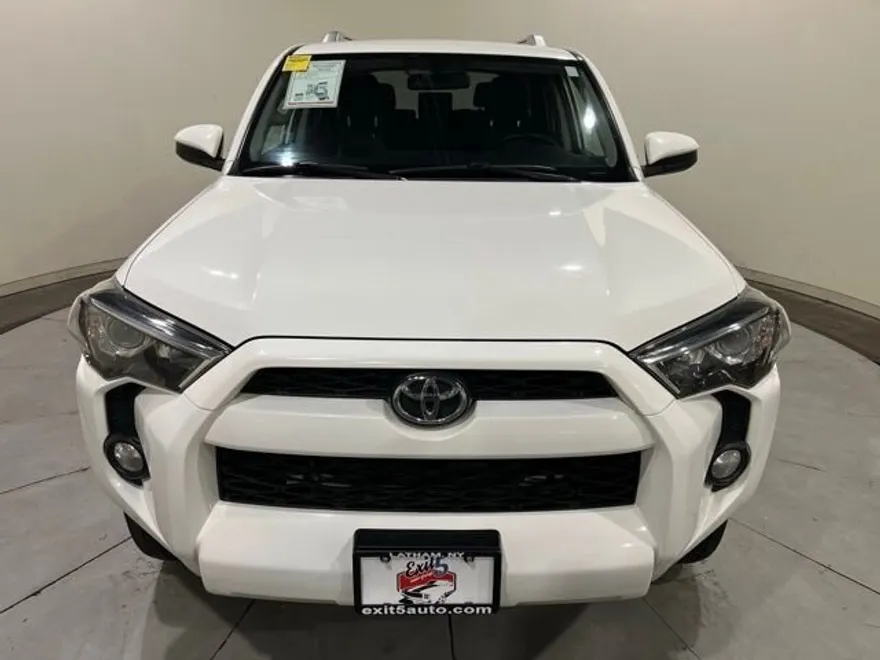 2017 Toyota 4Runner SR5 photo 1