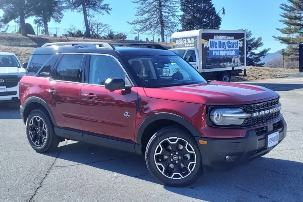 2025 Ford Bronco Sport Outer Banks photo 1
