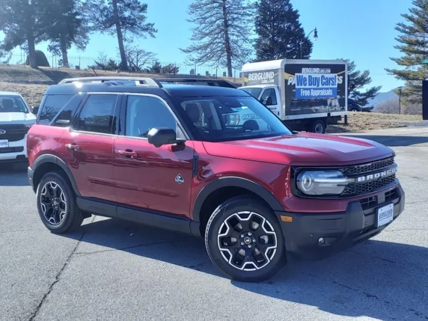 2025 Ford Bronco Sport Outer Banks photo 1