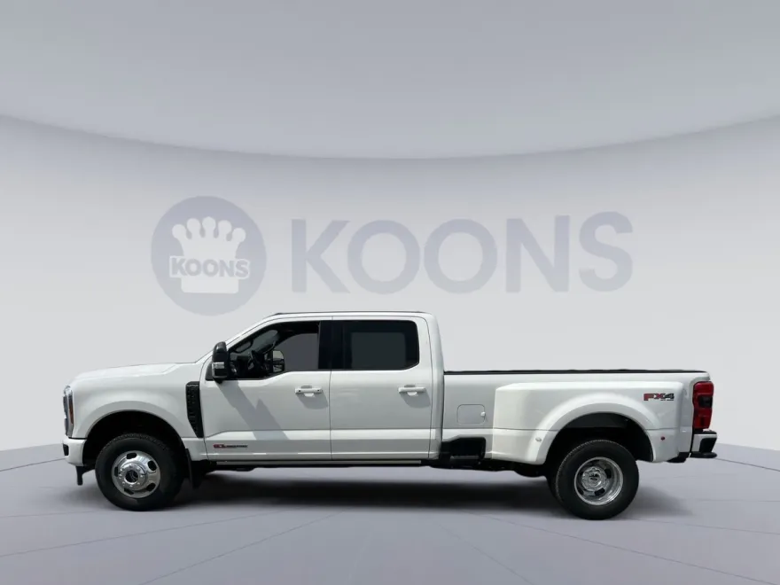 2025 Ford F-350 photo 1