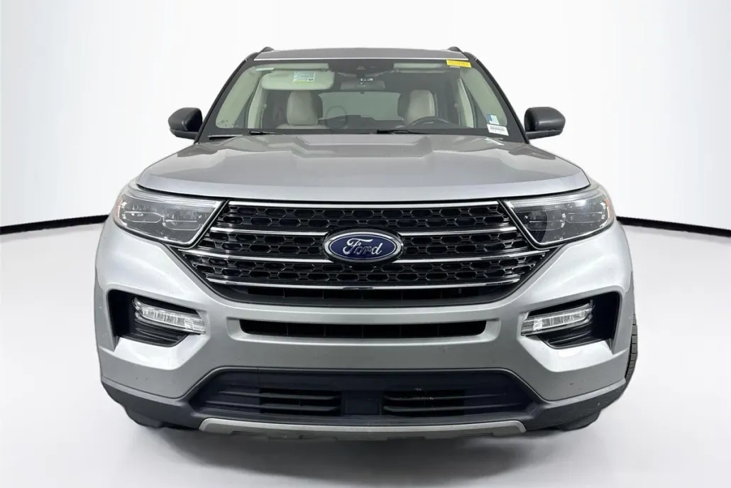 2020 Ford Explorer XLT photo 1