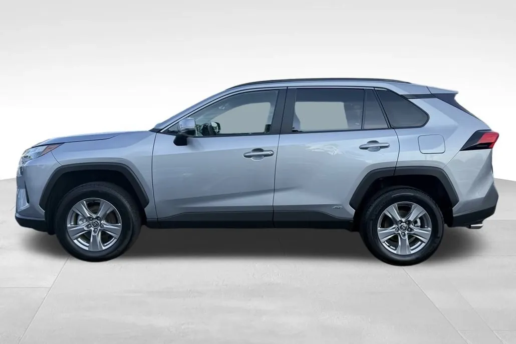 2025 Toyota RAV4 Hybrid XLE photo 1