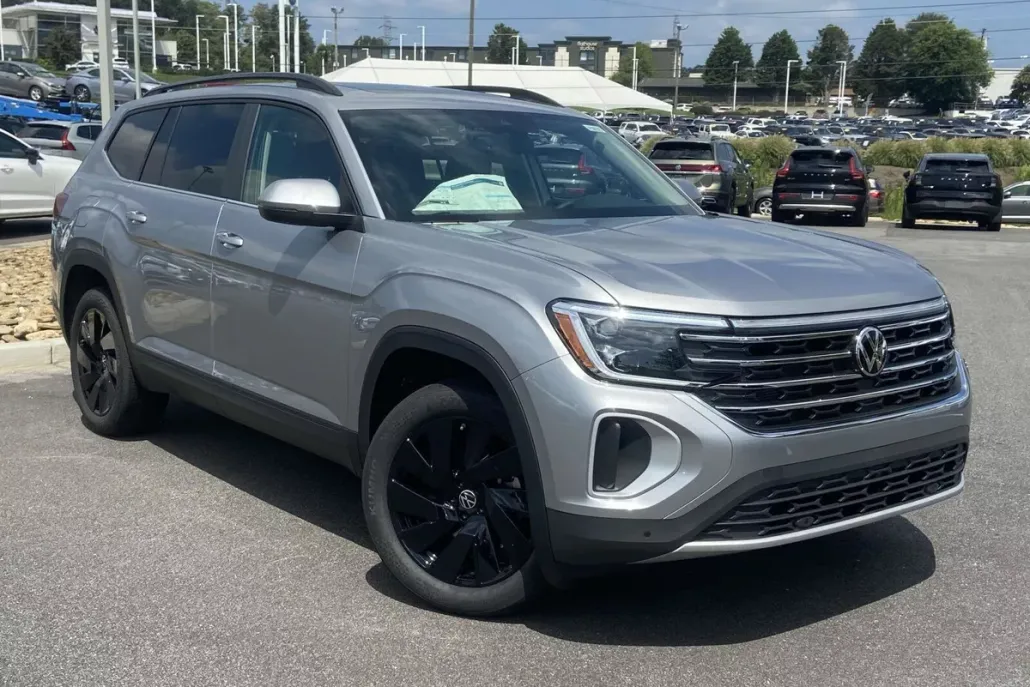 2026 Volkswagen Atlas SE Technology photo 1