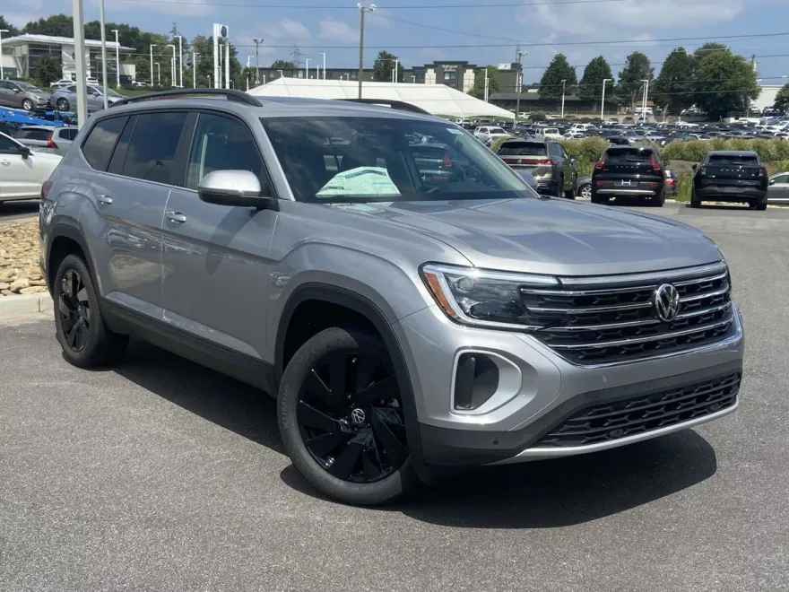 2026 Volkswagen Atlas SE Technology photo 1