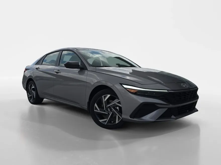 2025 Hyundai Elantra SEL Sport photo 1