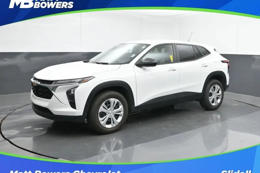 2025 Chevrolet Trax LS photo 1