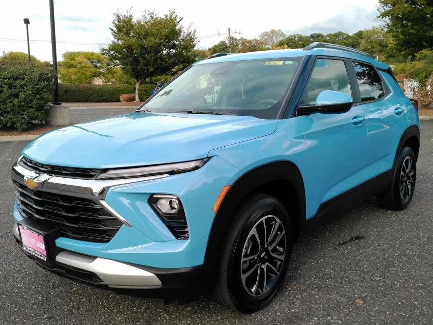 2024 Chevrolet Trailblazer LT photo 1