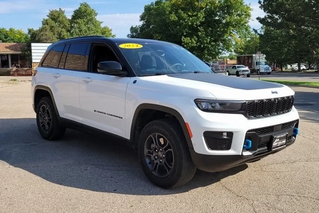 2024 Jeep Cherokee Trailhawk 4xe photo 1