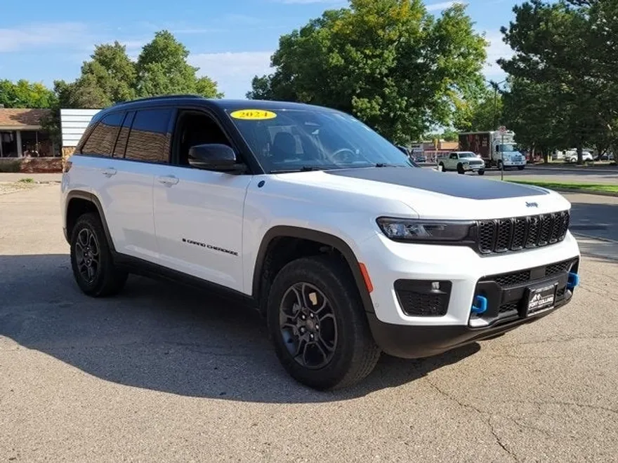 2024 Jeep Cherokee Trailhawk 4xe photo 1