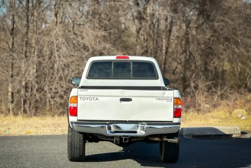 2004 Toyota Tacoma SR5 photo 1