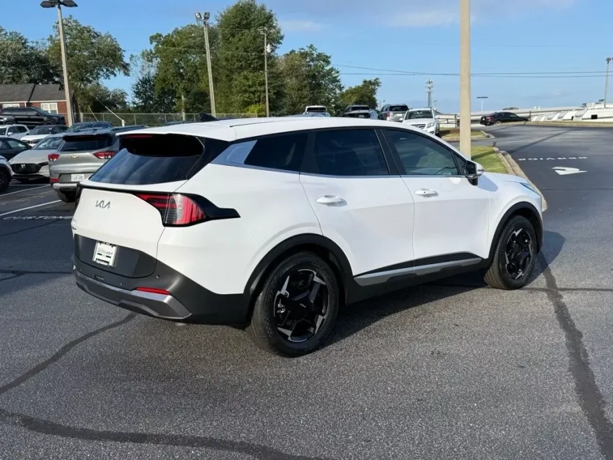 2026 Kia Sportage EX photo 1