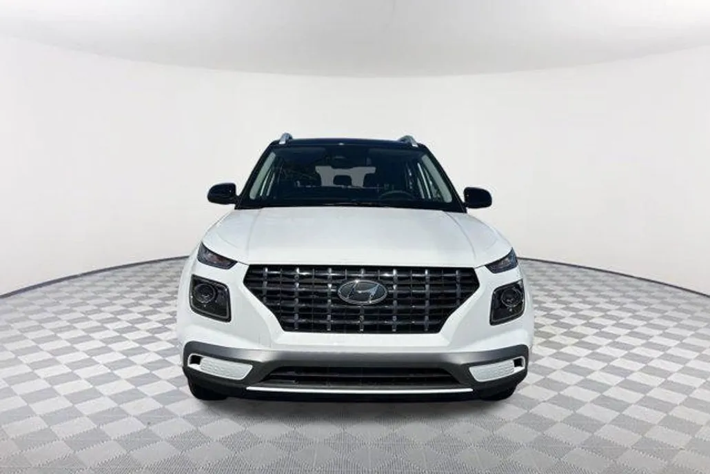 2026 Hyundai Venue SEL photo 1