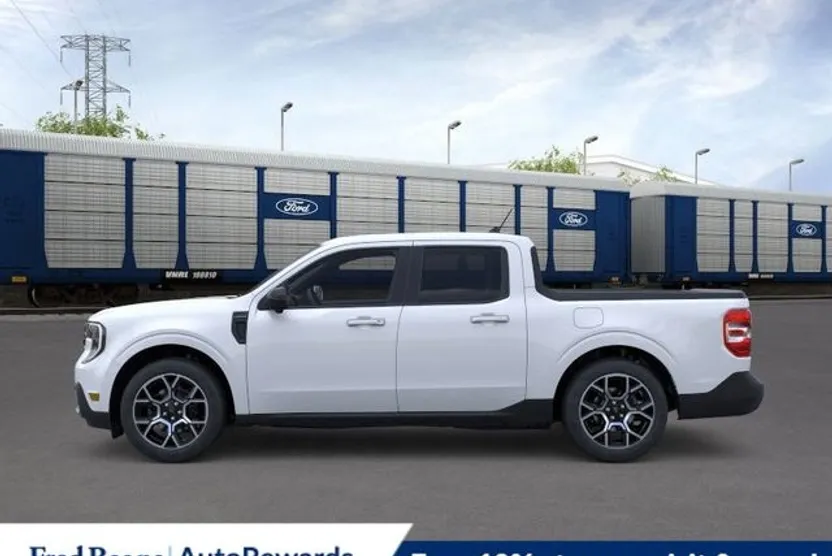 2025 Ford Maverick Lariat photo 1