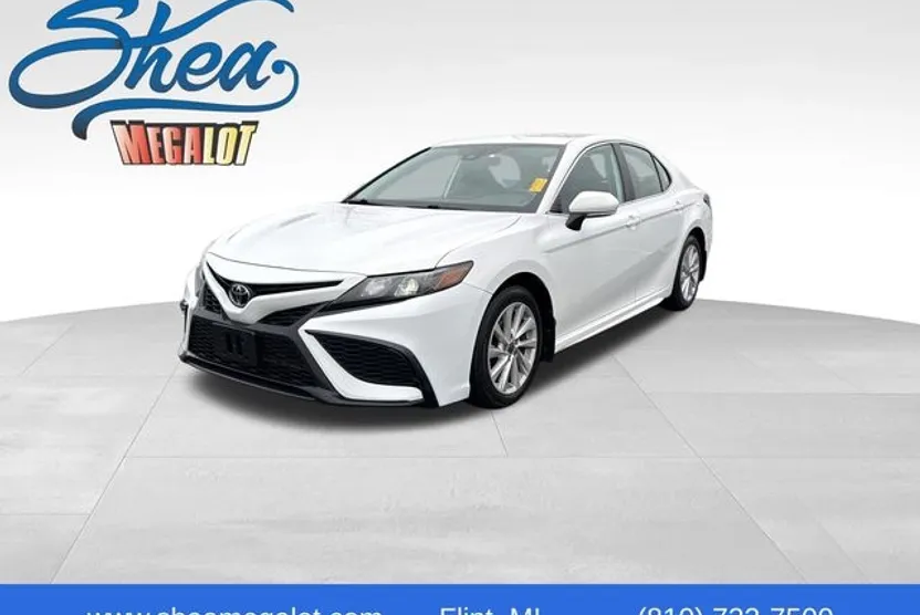 2022 Toyota Camry SE photo 1