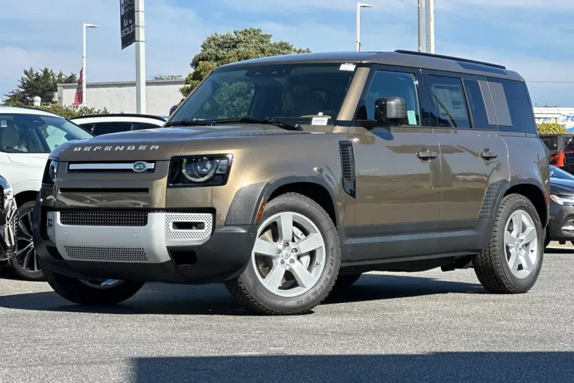 2025 Land Rover Defender 110 S photo 1