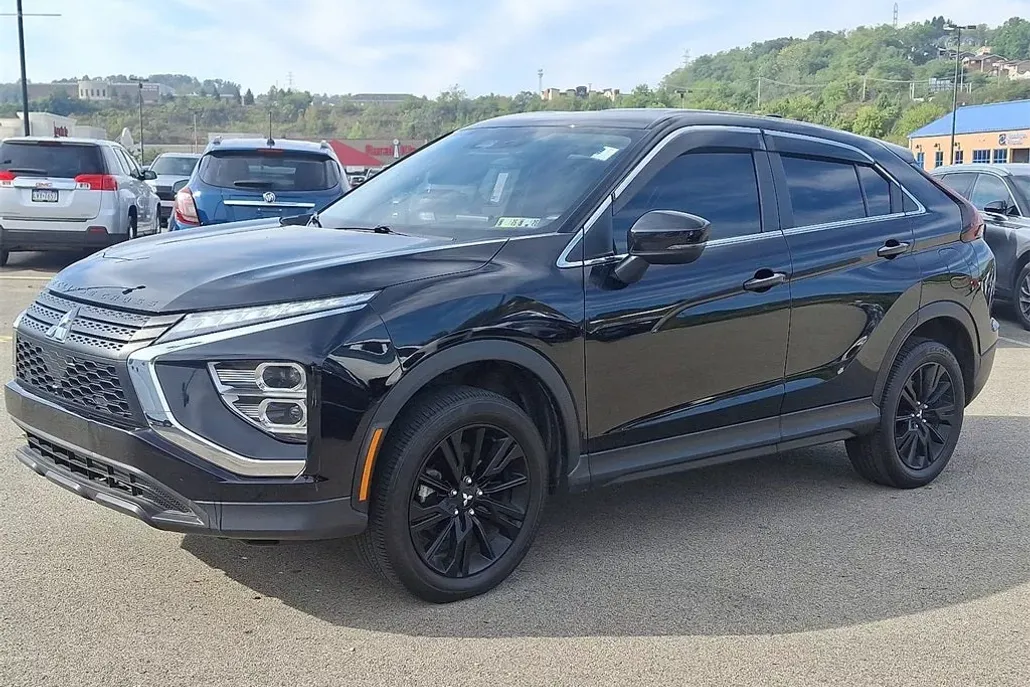 2023 Mitsubishi Eclipse Cross LE Ralliart photo 1