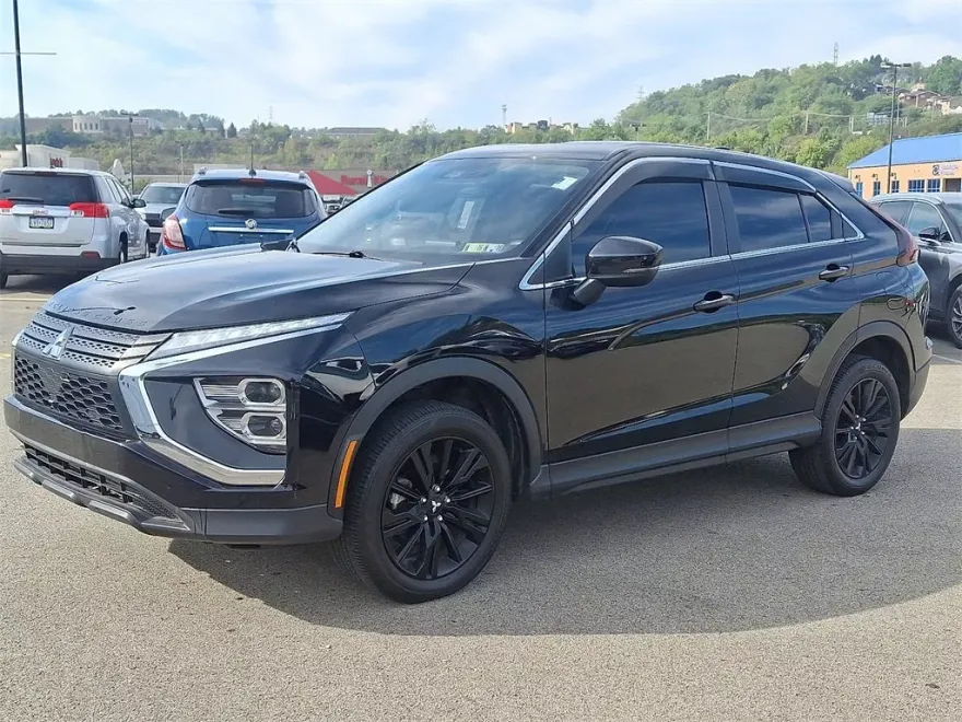2023 Mitsubishi Eclipse Cross LE Ralliart photo 1