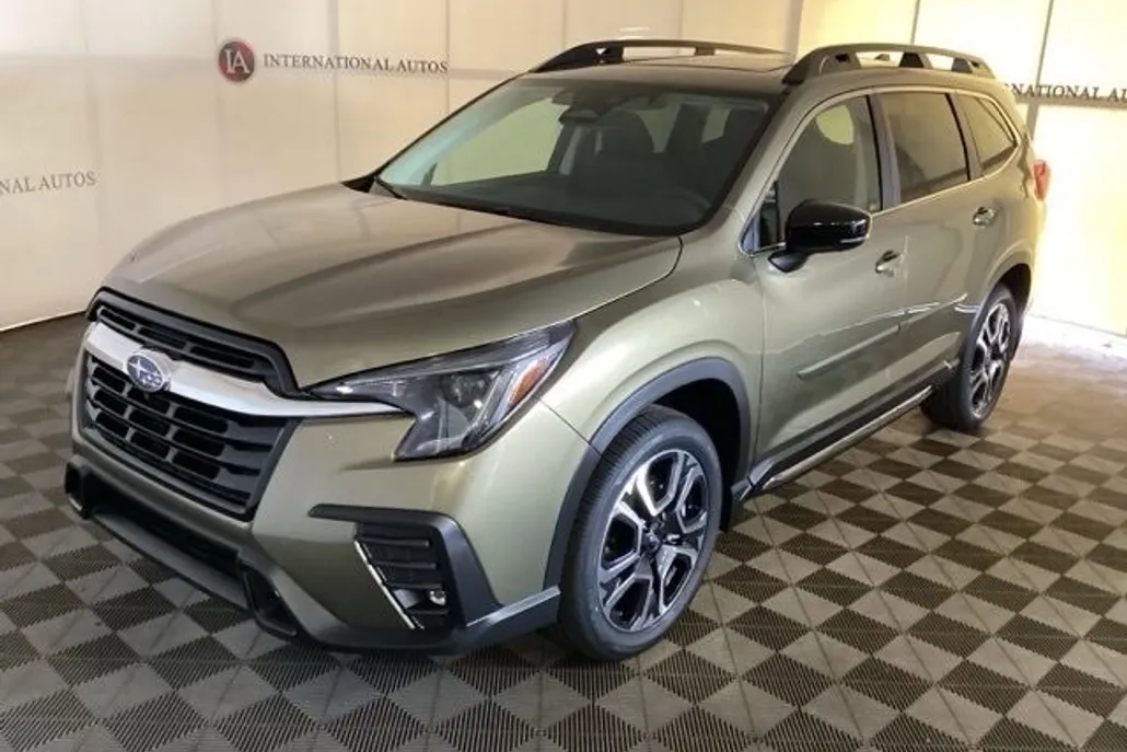 2025 Subaru Ascent Limited photo 1