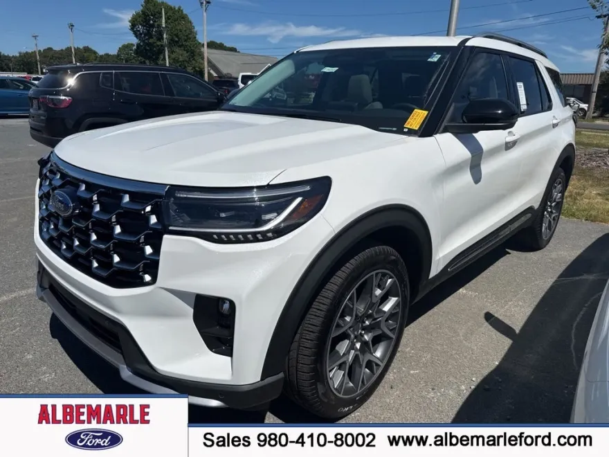 2025 Ford Explorer Platinum photo 1