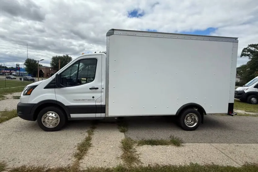 2023 Ford Transit XL Cutaway Van photo 1
