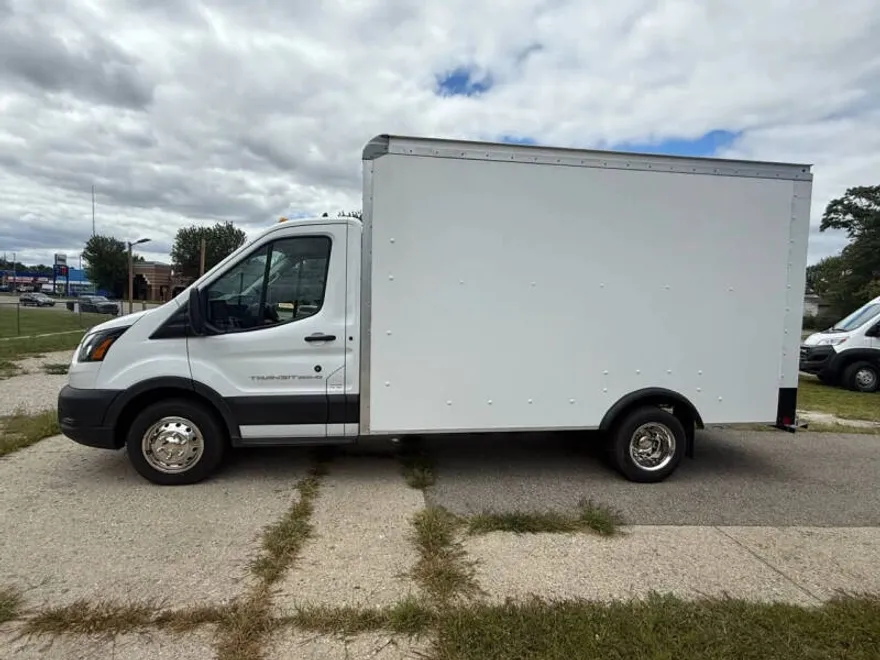 2023 Ford Transit XL Cutaway Van photo 1
