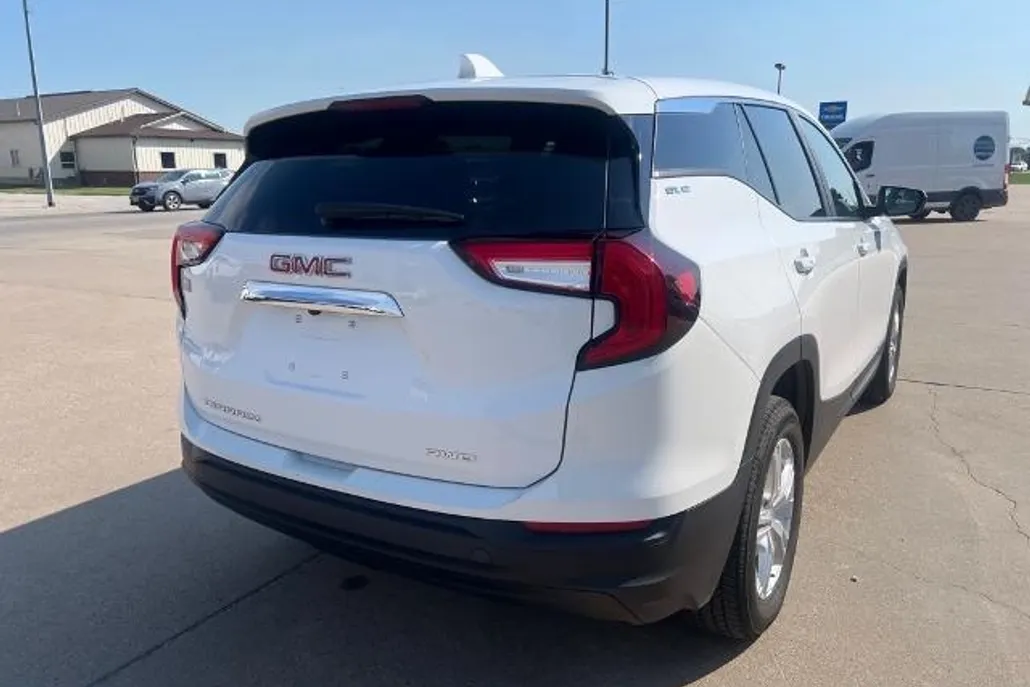 2024 Gmc Terrain SLE photo 1