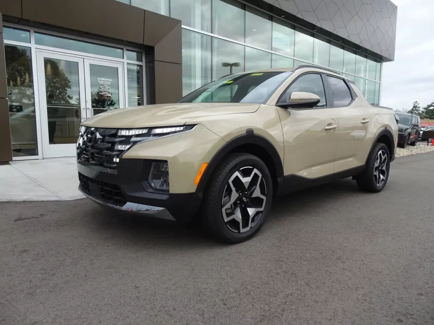 2024 Hyundai Santa Cruz Limited photo 1