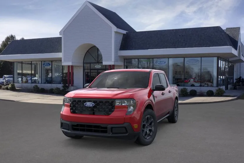 2025 Ford Maverick XLT photo 1