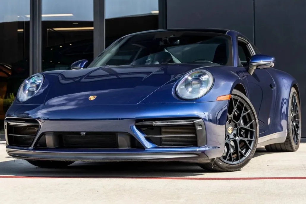 2023 Porsche 911 GTS photo 1