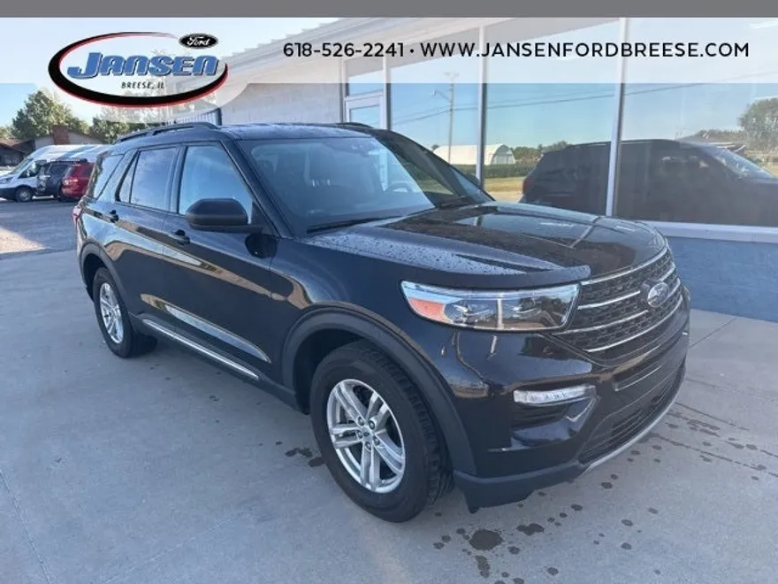 2023 Ford Explorer XLT photo 1