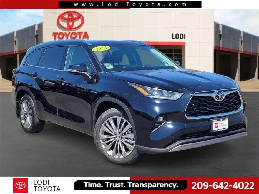 2024 Toyota Highlander Platinum photo 1