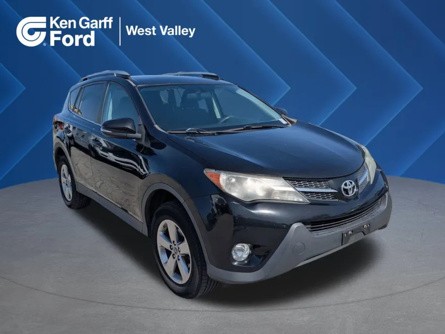 2015 Toyota RAV4 XLE photo 1