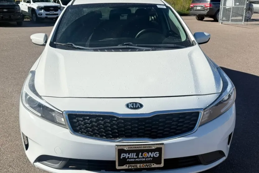 2017 Kia Forte LX Base photo 1