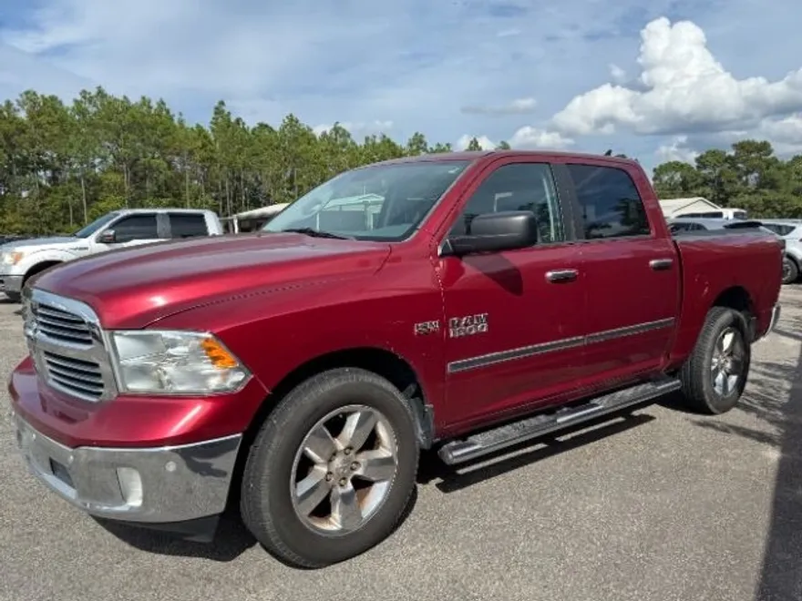 2014 Ram 1500 SLT photo 1
