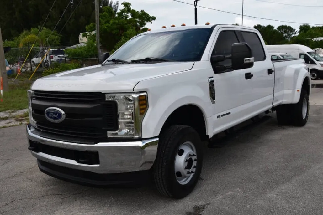 2018 Ford F-350 XL photo 1